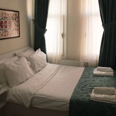 Lale Ortakoey Hotel 3*