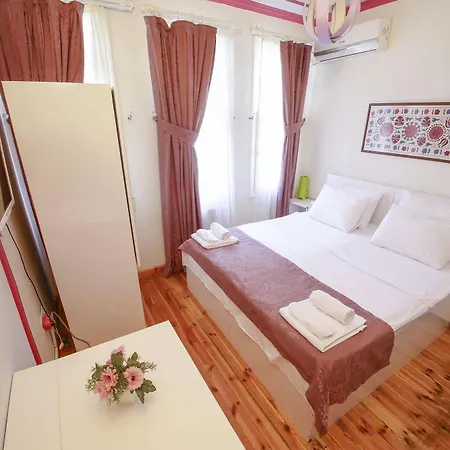 Lale Ortakoey Hotel 3*